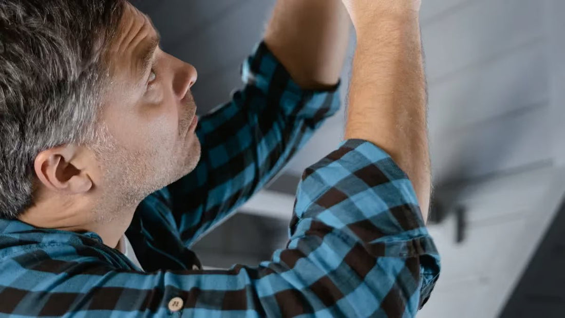 How to lubricate a roller blind?